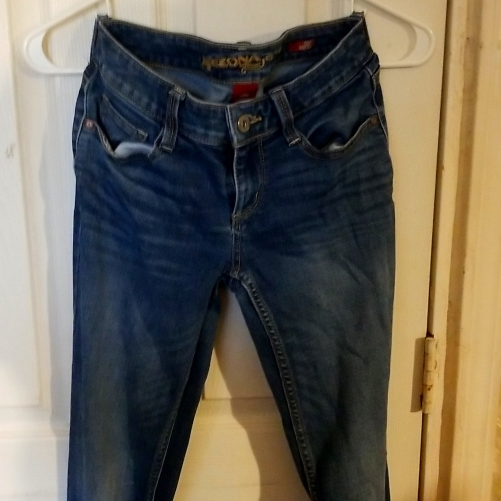Arizona Jean's size 1 Long Curvy Boot Cut